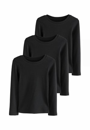 Drei schlichte schwarze Langarmshirts mit Rundhalsausschnitt, übereinander gestapelt mit leichtem Überlapp, auf einem schlichten weißen Hintergrund präsentiert.