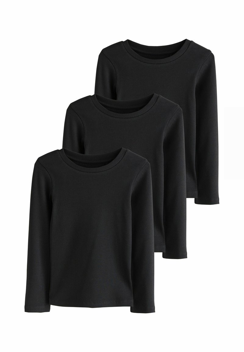 Drei schlichte schwarze Langarmshirts mit Rundhalsausschnitt, übereinander gestapelt mit leichtem Überlapp, auf einem schlichten weißen Hintergrund präsentiert.
