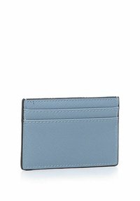 Portafoglio azzurro chiaro realizzato in materiale testurizzato con bordi neri. Presenta più scomparti per carte su un lato per un facile accesso.