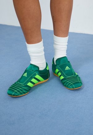 TAEKWONDO - Sneakersy niskie