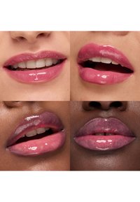 Vier close-ups van diverse lippen met glanzende roze lippenstift in verschillende tinten en subtiele poses, waarbij textuur en glans worden benadrukt.