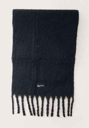 Sort fluffy tørklæde med snoede frynser i enderne og en lille rektangulær logopatch med teksten Karl Lagerfeld Jeans.