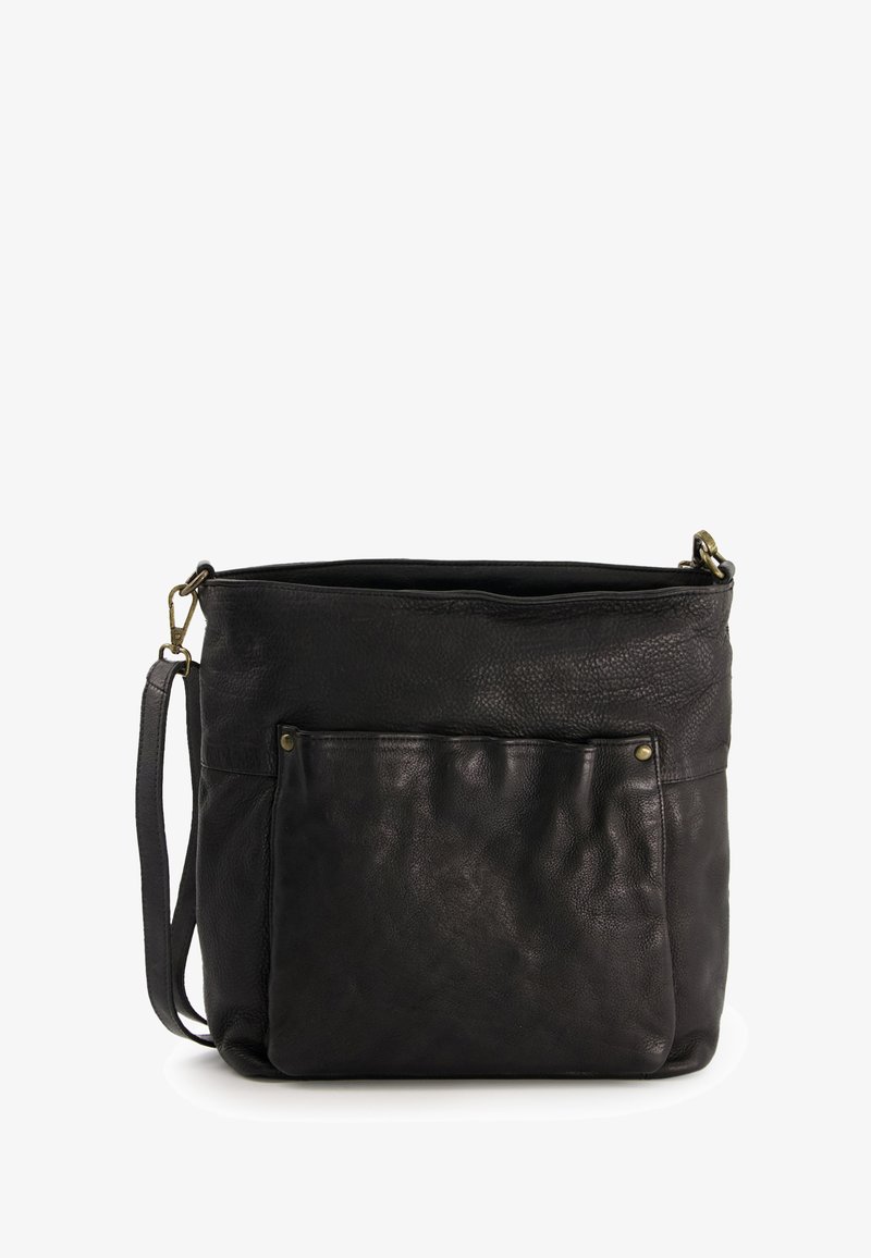 Sort læder bucket bag med en blød tekstur, der har en frontlomme og en aftagelig skulderrem. Messingdetaljer er inkluderet.