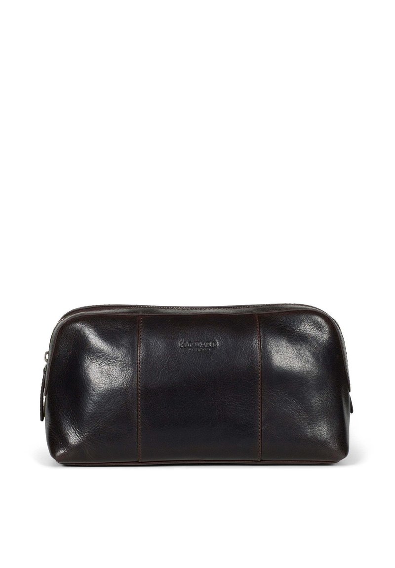 Borsa da toilette in pelle marrone, forma rettangolare, texture liscia, chiusura con zip, con logo frontale e dettagli di cucitura orizzontale.
