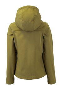 Zelena softshell jakna s kapuljačom, koja se odlikuje modernim dizajnom, glatkom teksturom i suptilnim šavnim detaljima na ramenima i manžetama.
