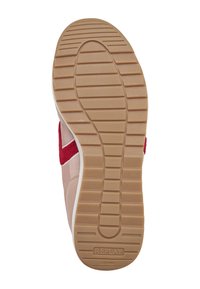 Semelle d'une basket beige avec une bande de roulement horizontale, des bandes latérales rouges et le nom de la marque Replay embossé près du talon.