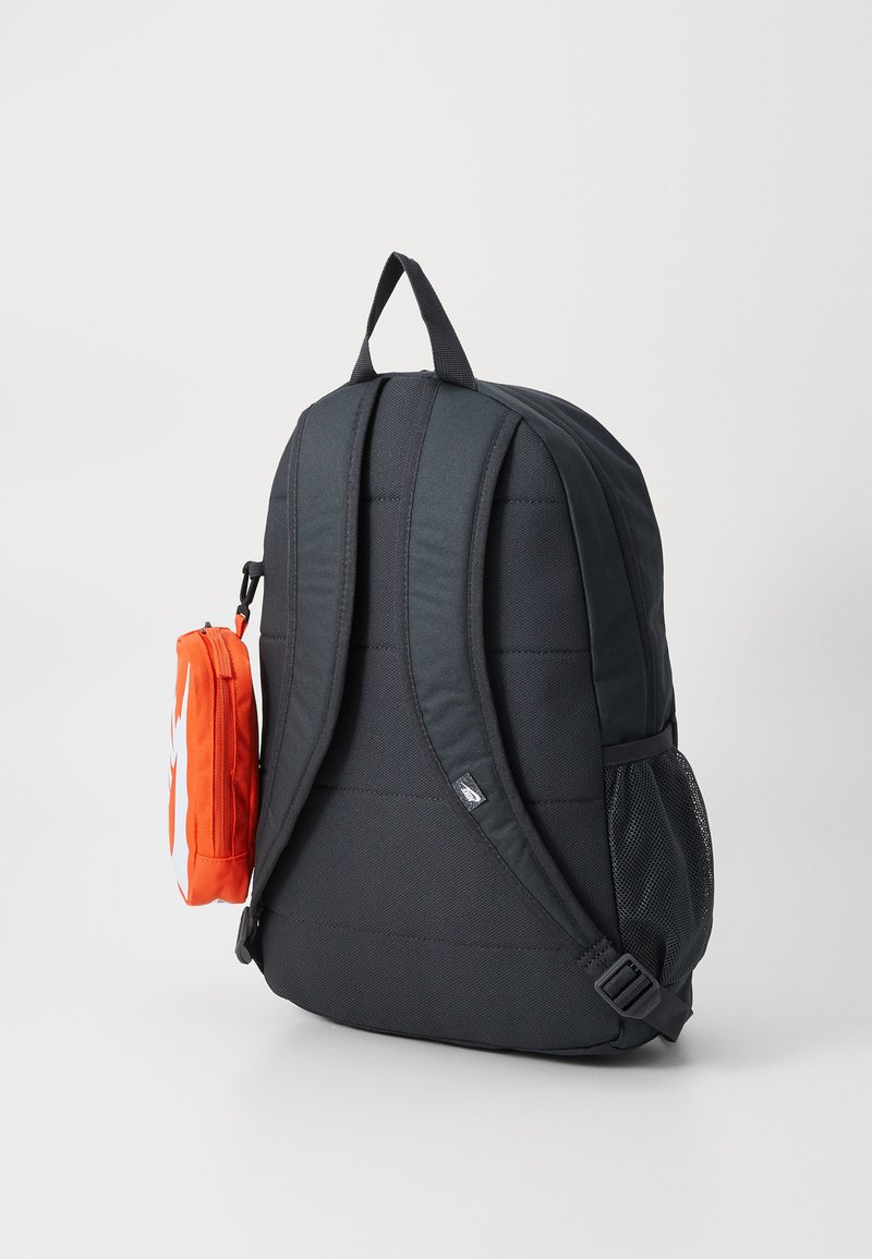 gray and orange nike backpack Amazon.com: Buddies Insulated Lunch Bag - Grey The Nike Varsity Elite Printed 32L Backpack is built for athletes who need serious space Nike | Bags | Nike