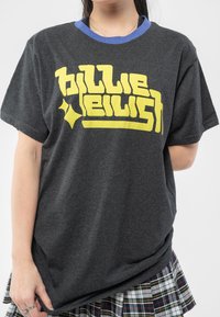 Paradiso Clothing BILLIE EILISH LOGO RINGER - Print T-shirt - charcoal