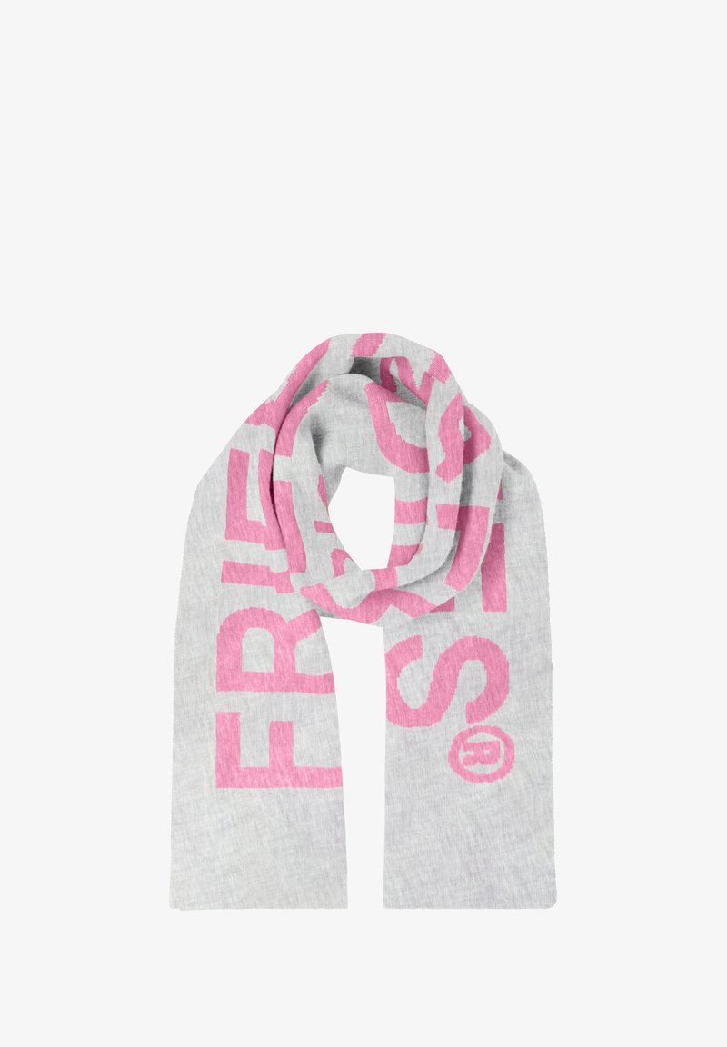 Grijze sjaal met grote roze letters. De stof is zacht en lichtgewicht. Het ontwerp heeft een casual, moderne esthetiek.