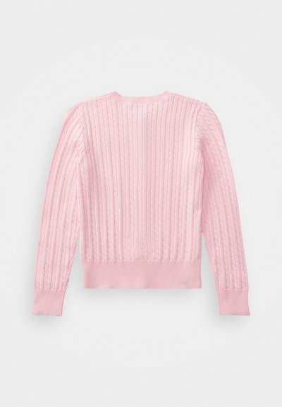 Suéter de punto rosa con textura acanalada y mangas largas con dobladillo ajustado. El diseño incluye líneas verticales en toda la prenda.