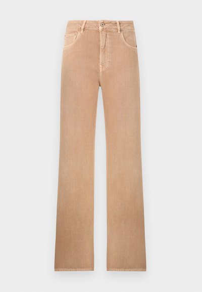 Τζιν ψηλόμεσο με ίσια γραμμή σε ανοιχτό καφέ χρώμα, με κουμπί μπροστά, κλείσιμο με φερμουάρ, θηλιές για ζώνη και σχέδιο με πέντε τσέπες.
