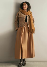 Next MIDWEIGHT - REGULAR FIT - Sall - camel brown