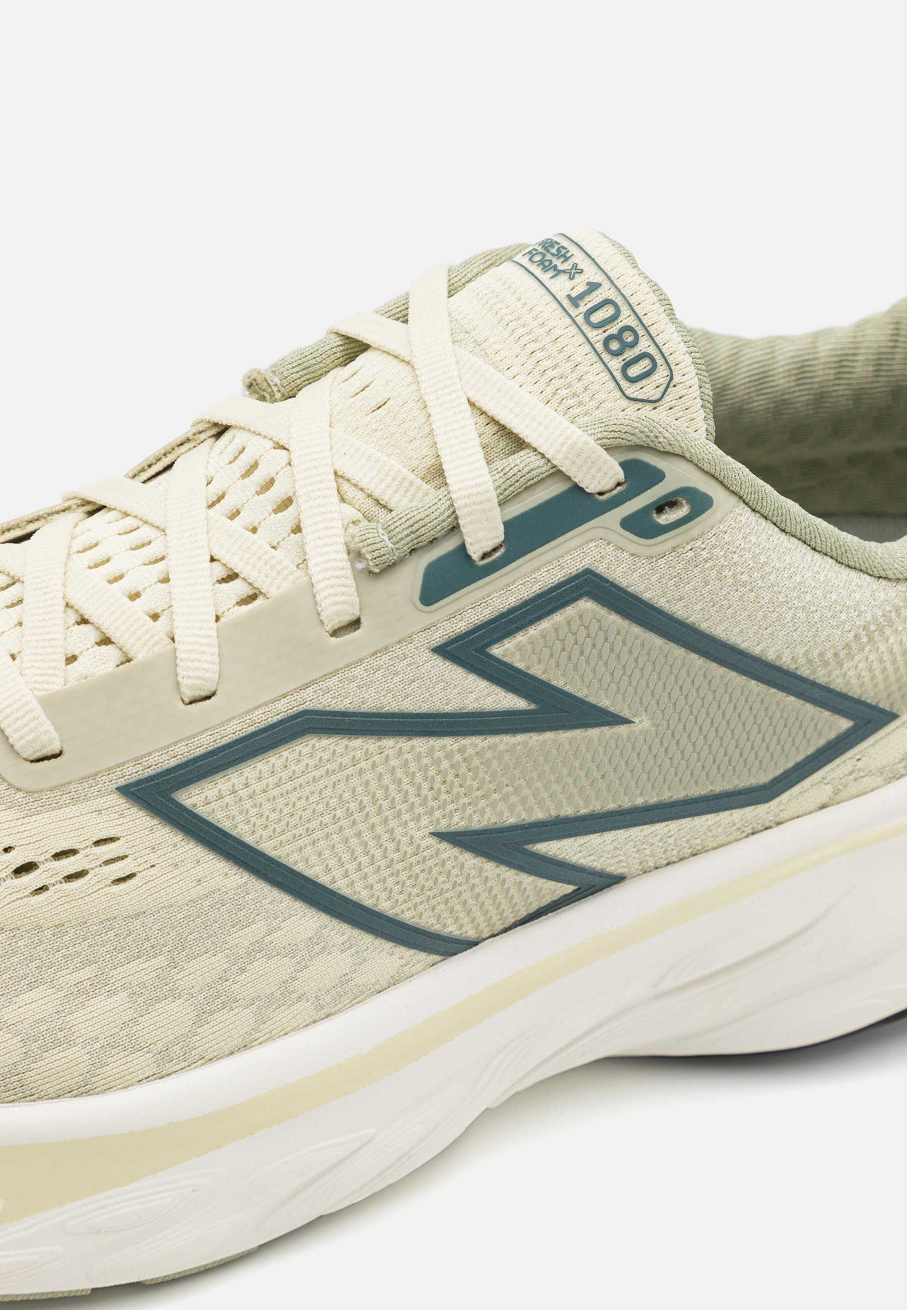 New Balance FRESH FOAM X 1080 - Road running shoes - beige
