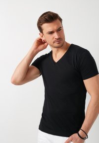 Buratti V-NECK  - Základné tričko - black
