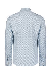 Chemise à manches longues bleu clair avec motif géométrique, col arrondi, fermeture à boutons et détail de bouton unique à l'arrière. Tissu en coton.