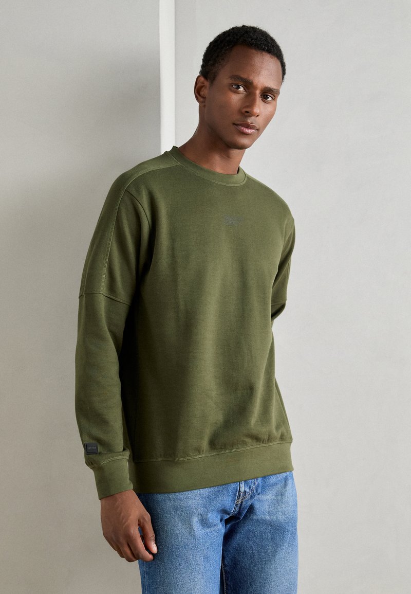 INDICODE JEANS Ikdienas džemperis - olive