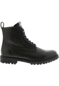 Botas negras de cuero hasta el tobillo con un acabado suave, punta redonda, cordones en la parte delantera y suela resistente con una tira en el talón.