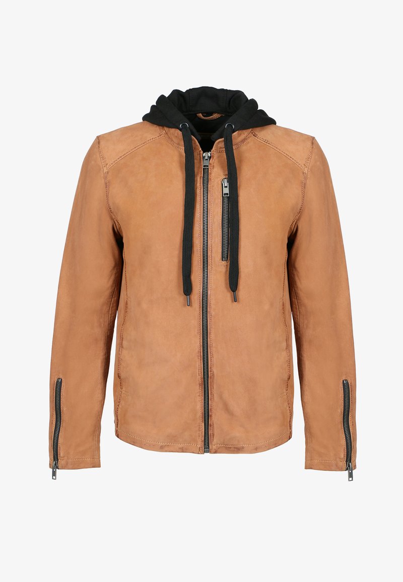 Hnědá kožená bunda s připojenou černou kapucí. Obsahuje dlouhý zip vpředu, dvě postranní zipy a hladkou texturu. Viditelné kontrastní švy.