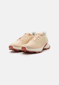 Salomon ALPHACROSS 5 - Tenisice za trail trčanje - wheat/vanilla ice/aragon