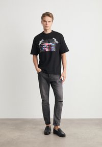 HUGO Liibuvad teksad - dark grey