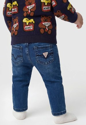 Guess, JEANS MIT BÄRENLOGO BEDRUCKT - Jeans Slim Fit - blau