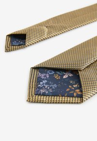 Next TEXTURED - Solmio - yellow gold