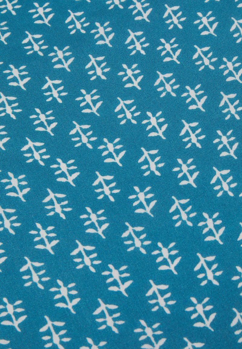 lauren-ralph-lauren-verona-dia-scarf-wrap-huivi-provincial-blue