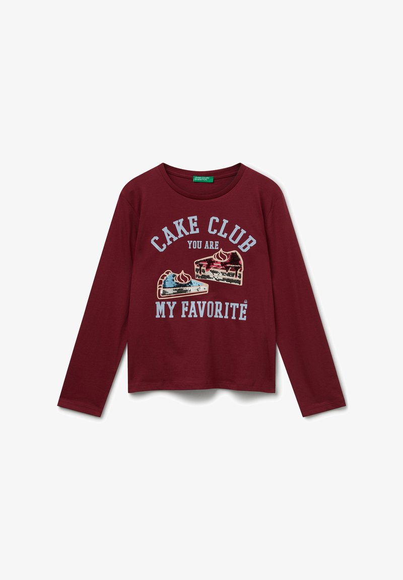 Camisa de manga larga de color marrón con el texto "Cake Club You Are My Favorite" y dos ilustraciones de trozos de pastel con lentejuelas en la parte delantera.