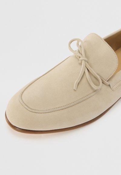 Stuart Weitzman BENNETT jasny brąz