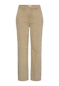 Pantalon beige taille haute avec jambes droites, ornements à clous sur les côtés, poches avant, passants de ceinture et fermeture avant dissimulée.