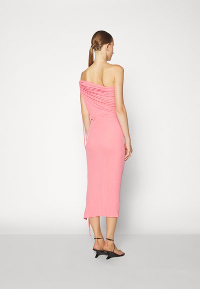 Ioannes SQUARE DRESS - Φόρεμα σε ίσια γραμμή - coral