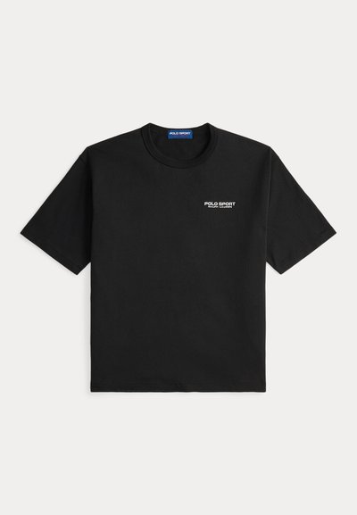 Μαύρο βαμβακερό μπλουζάκι με κοντά μανίκια, με στρογγυλή λαιμόκοψη και κεντημένο λευκό λογότυπο "Polo Sport Ralph Lauren" στο αριστερό στήθος.