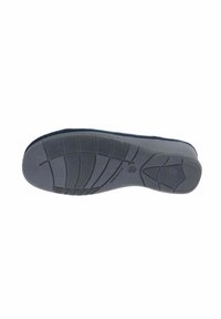 Zwarte rubberen zool van een schoen met gestructureerde grippatronen en een gladde omtrek. Gemarkeerd met "MADE IN ITALY" en maat 37.