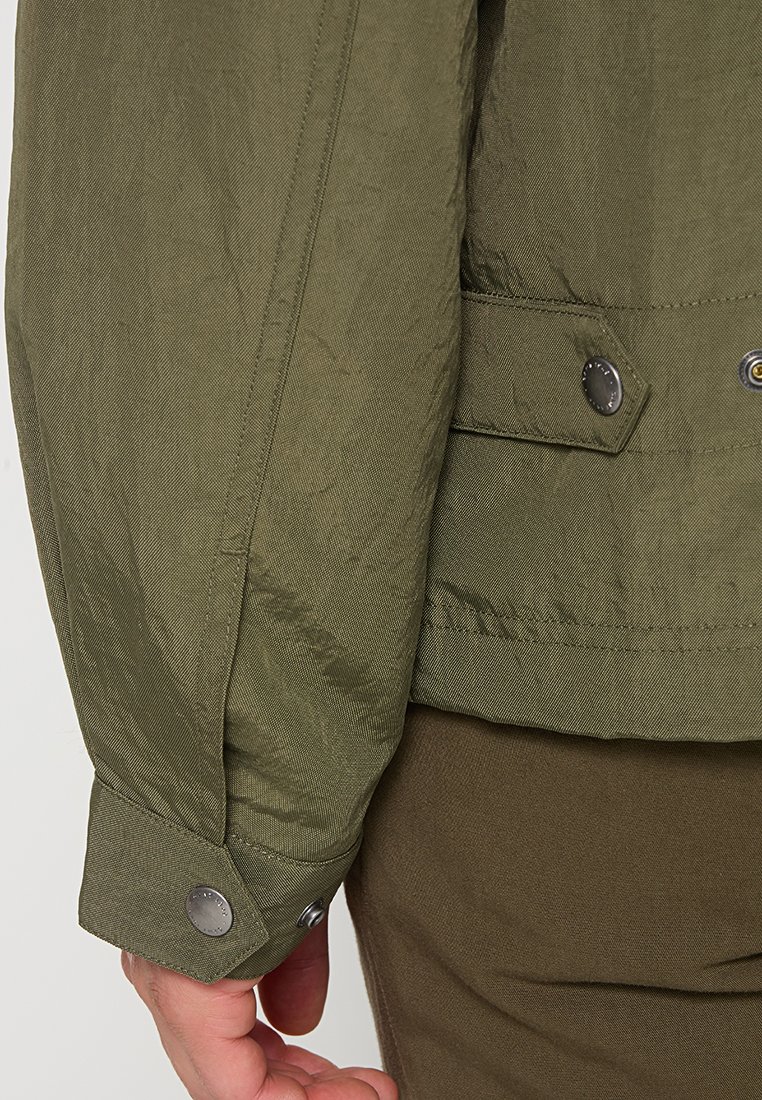 Leichte Jacke