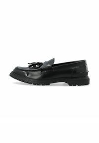 Schwarze Lederloafers mit runder Zehenform, dekorativen Quasten und einer robusten Sohle. Glatte Textur mit minimalen Nähten.