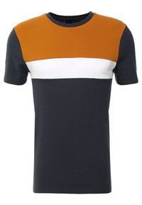 Tričko s krátkým rukávem s barevným blokem v oranžové, bílé a námořnické modré barvě. Vyrobeno z prodyšného materiálu, s kulatým výstřihem.