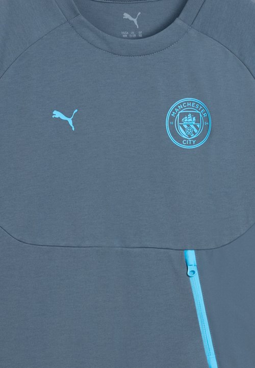 PUMA MANCHESTER CITY PUMATECH POCKET T-SHIRT UNISEX - Print T-shirt - evening sky-luminous blue — foto 6