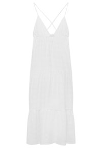 Bílé letní šaty s vícestupňovým designem, rozšířeným spodním lemem a jemnou texturou. Mají nastavitelné ramínka a hluboký výstřih do V.