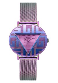 Montre ronde avec un motif géométrique en métal violet et bleu. Présente un cadran triangulaire, des détails en dot et un bracelet en maille argentée.