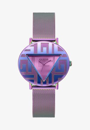 Runde Uhr mit metallisch lila und blauen geometrischen Mustern. Verfügt über ein dreieckiges Ziffernblatt, Punktdetails und ein silbernes Mesh-Armband.