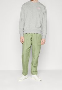 Nike Sportswear Cargobyxor - green