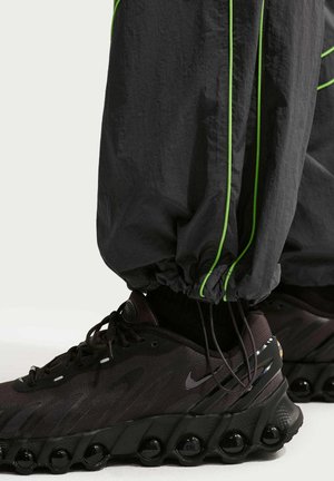 Nike Sportswear, M NK AIR WR TRK PANT - Trainingsbroek - anthracite