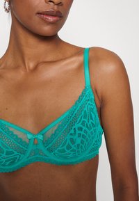 Marks & Spencer FULL CUP - Soutien com aro - green