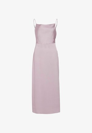 Roza satenasta obleka brez rokavov z tankimi naramnicami, prilegajočim bodijem in ravnim krilom, ki sega do dolžine sredine meča. Gladka tekstura.