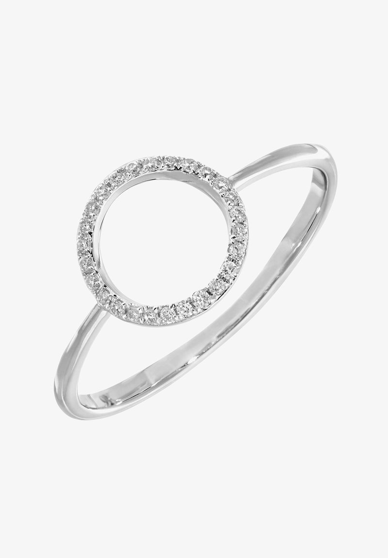 Sudraba gredzens ar apaļu dizainu, apjoztu ar spīdīgu mazāko dimantu apli ap tukšu centru un ar gludu pamatni.