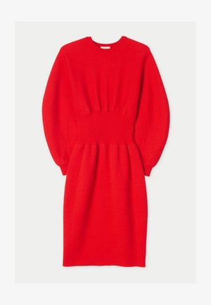 Rotes Midikleid mit langen, aufgeblähten Ärmeln, tailliertem, geripptem Bund und rundem Ausschnitt, dargestellt auf einem schlichten weißen Hintergrund.