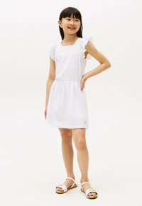 Tommy Hilfiger TEXTURED FIT  - Vestido de punto - white