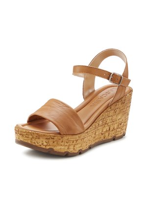 LASCANA, Platform sandals - camelfarben
