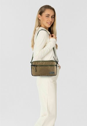 Fjällräven, VARDAG UMHÄNGETASCHE 25 CM - Bandolera - green-clay