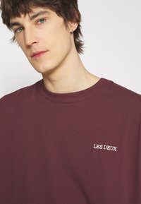 Les Deux DIEGO - T-shirt básica - sassafras